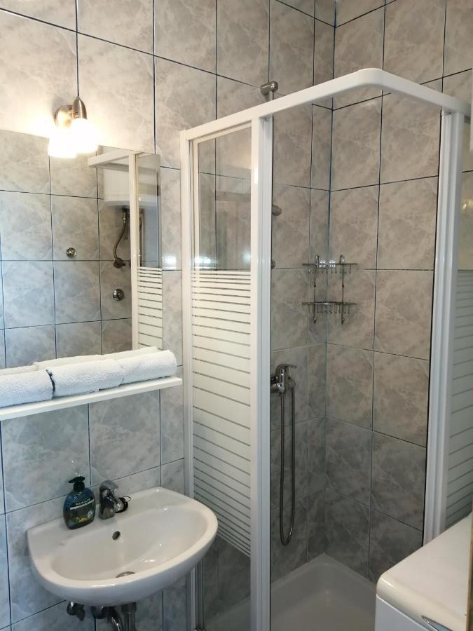 Apartments Dalmatian Stone House Турань Екстер'єр фото