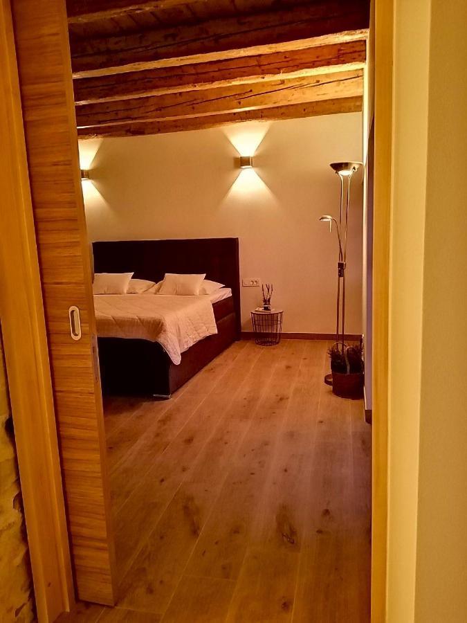 Apartments Dalmatian Stone House Турань Екстер'єр фото