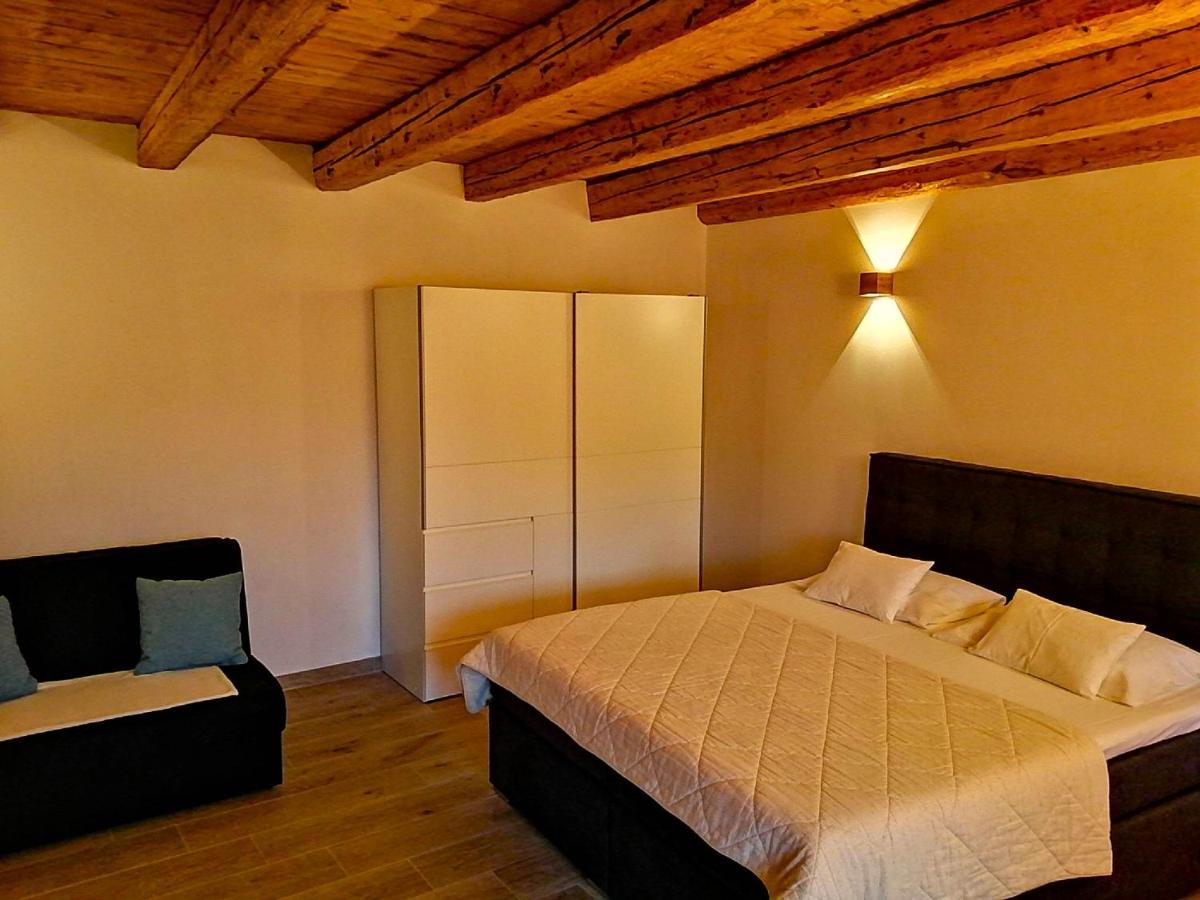 Apartments Dalmatian Stone House Турань Екстер'єр фото