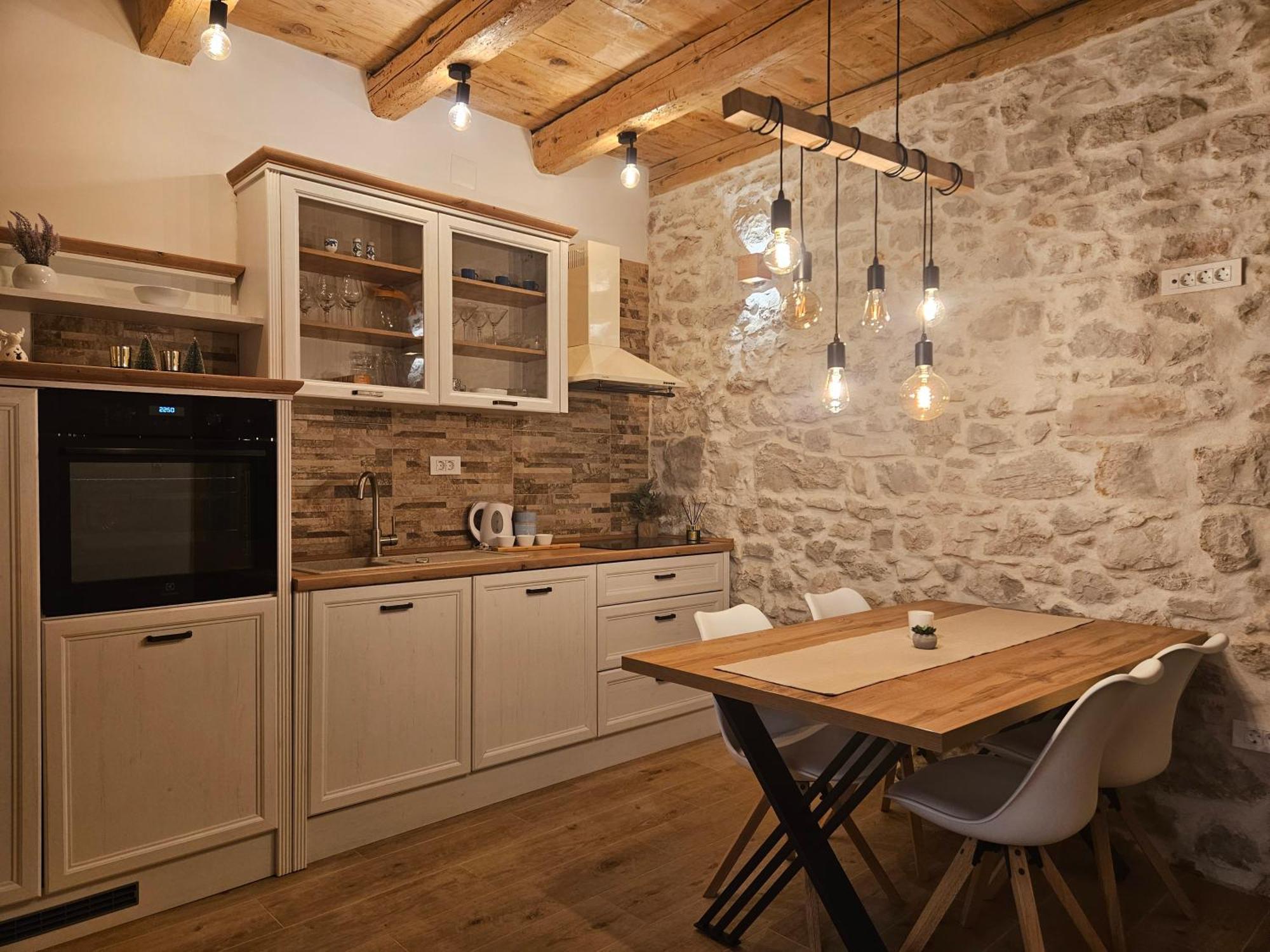 Apartments Dalmatian Stone House Турань Екстер'єр фото