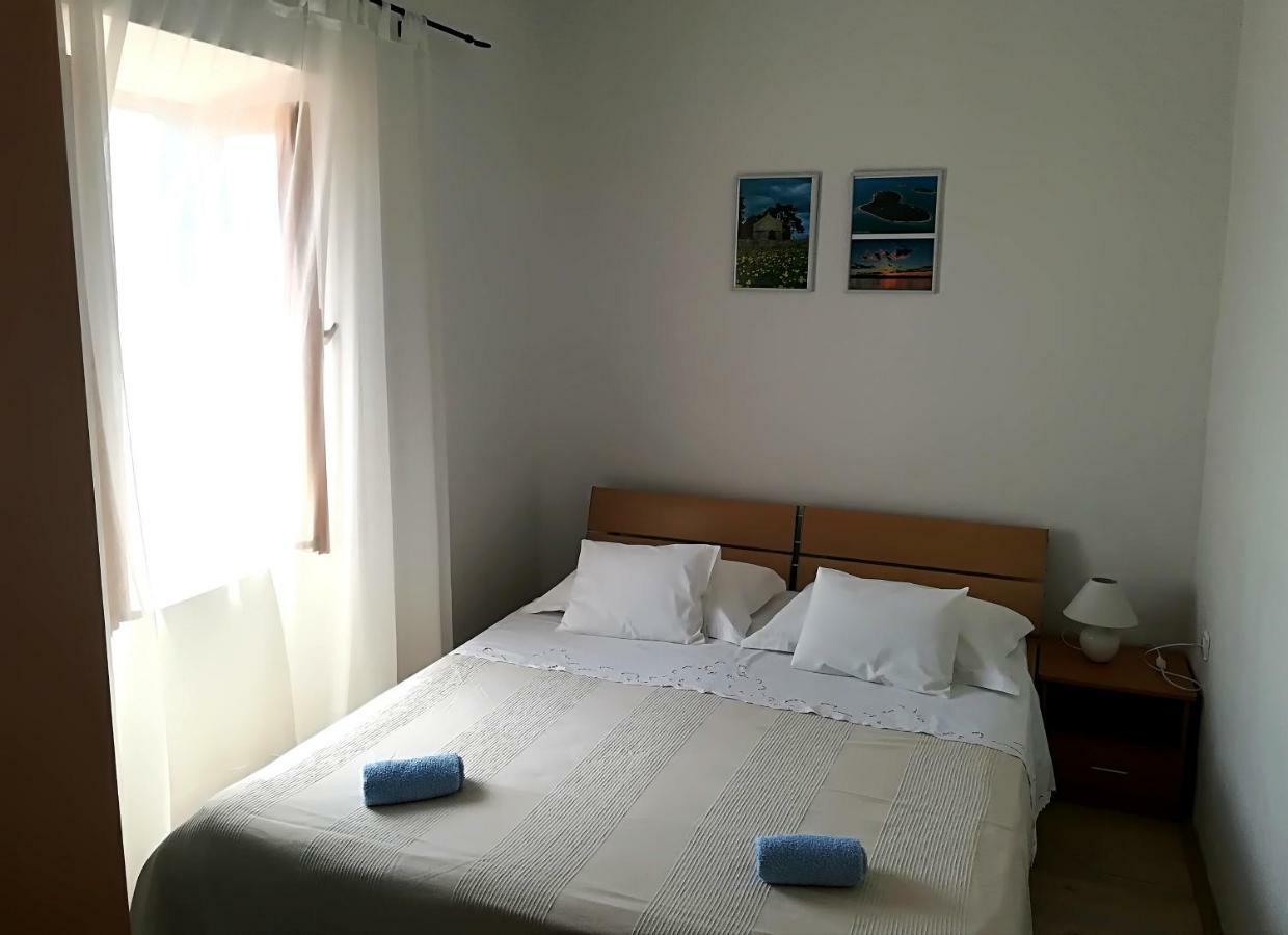 Apartments Dalmatian Stone House Турань Екстер'єр фото