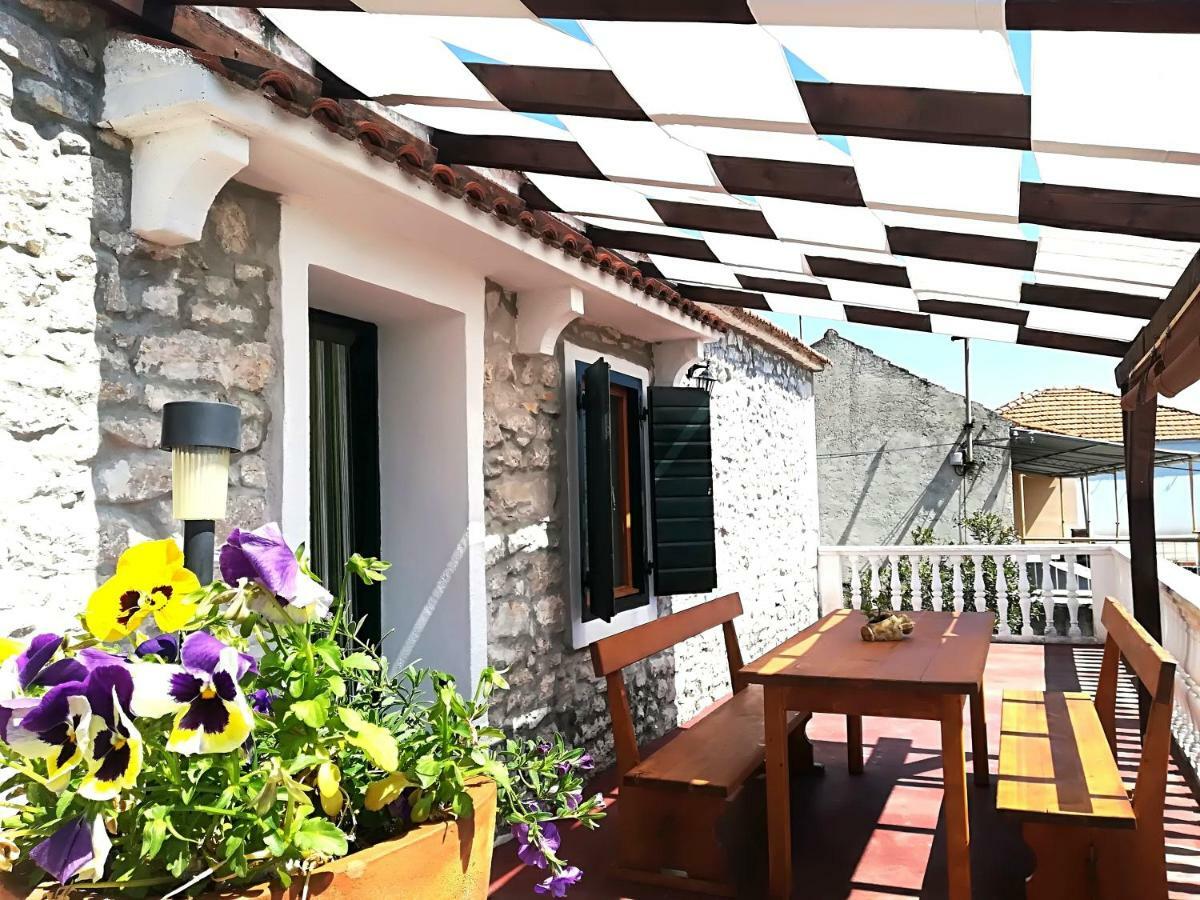 Apartments Dalmatian Stone House Турань Екстер'єр фото