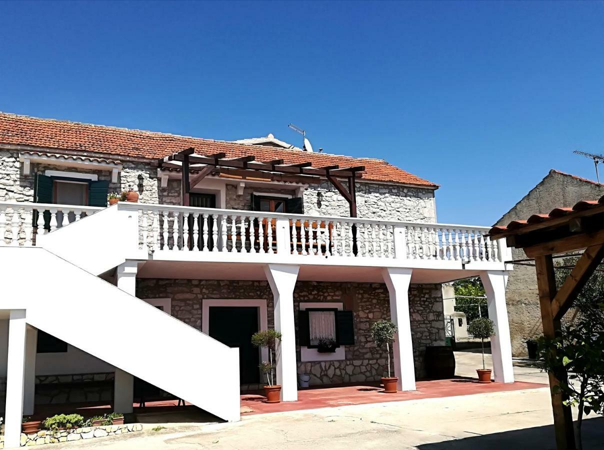 Apartments Dalmatian Stone House Турань Екстер'єр фото