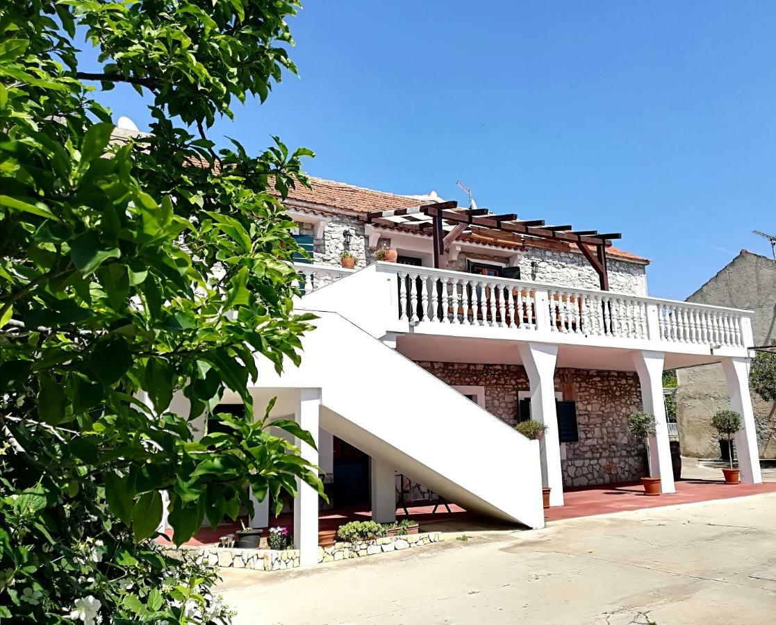 Apartments Dalmatian Stone House Турань Екстер'єр фото